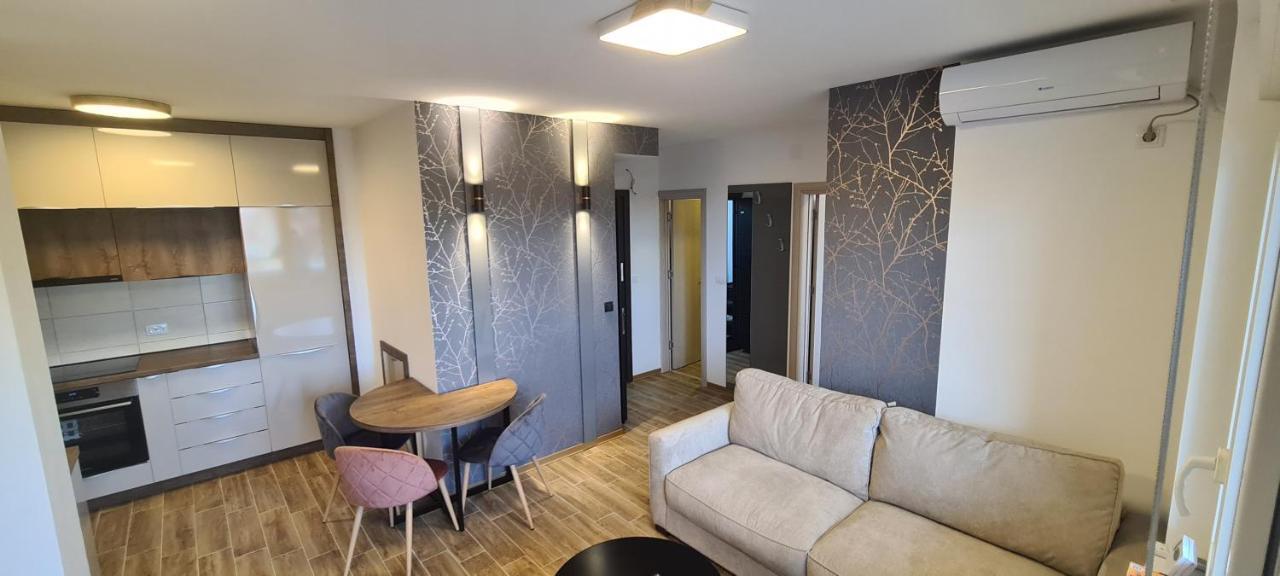 Delux Center Apartments Indija Exterior photo